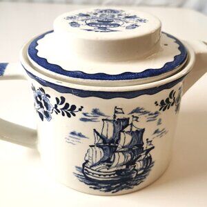 Antique Johnson Brothers HOLLAND Teapot - Blue & White Ironstone England c.1900